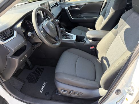 Certified 2025 Toyota RAV4 XLE FWD image 18