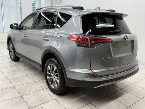Used 2017 Toyota RAV4 XLE AWD/4WD image 6