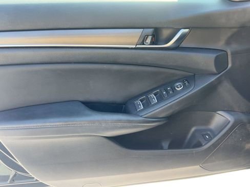 Used 2018 Honda Accord LX image 13