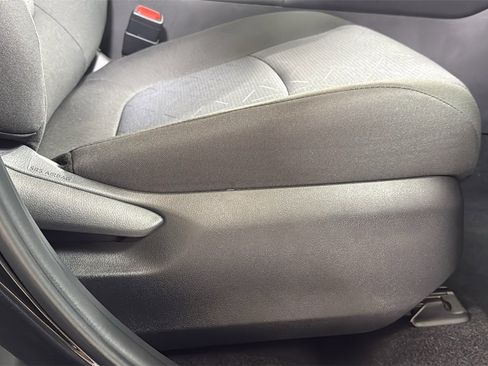 Used 2025 Toyota RAV4 XLE image 20