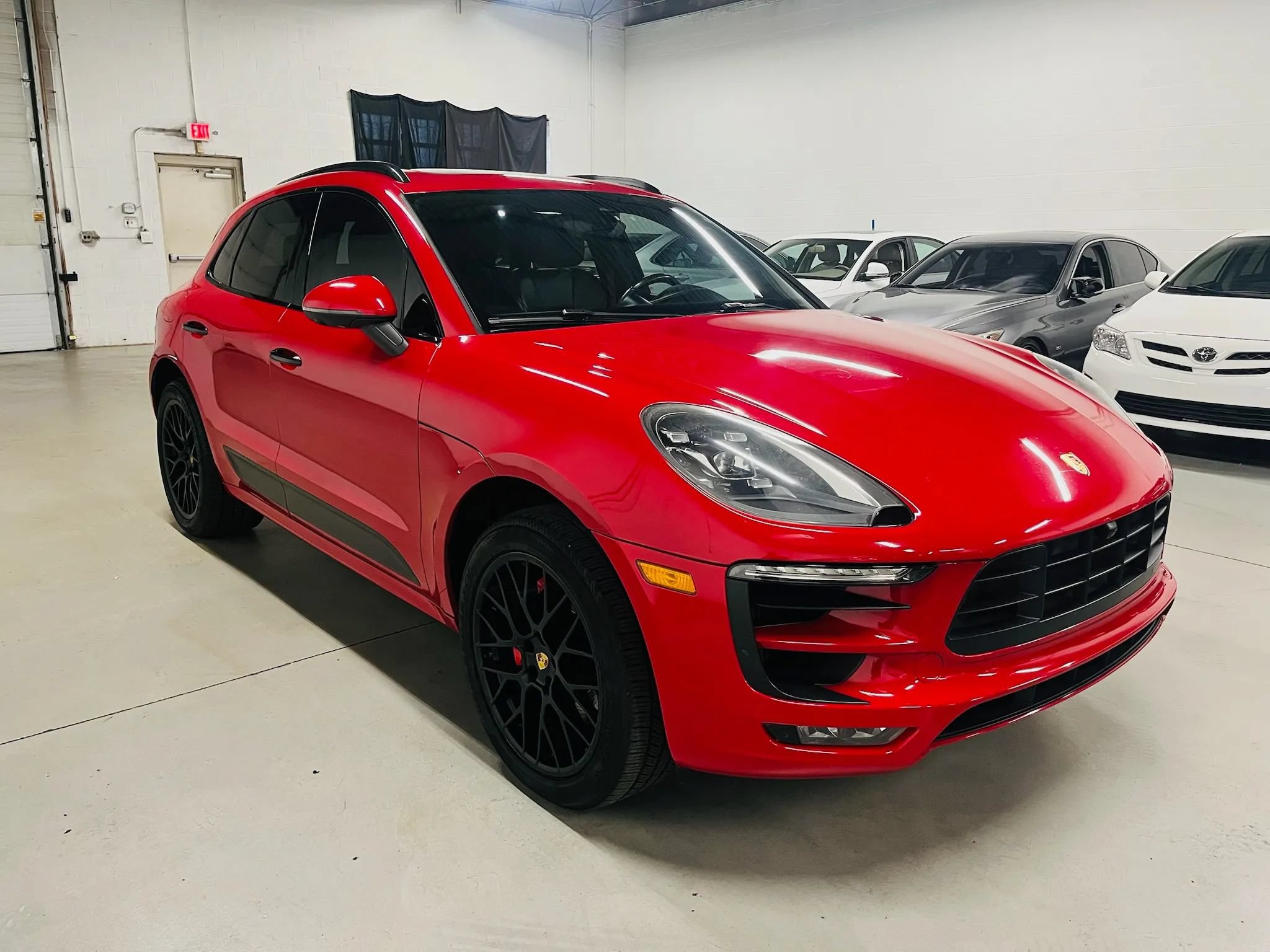 Used 2017 Porsche Macan GTS AWD/4WD image 4