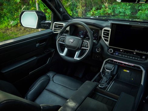 New 2024 Toyota Tundra Platinum AWD/4WD image 13
