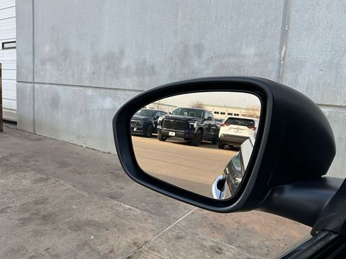 Used 2025 Nissan Altima 2.5 SV image 19