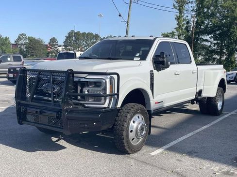 Used 2025 Ford F450 Platinum w/ FX4 Off-Road Package image 8