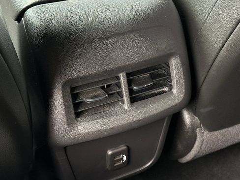Used 2023 Chevrolet Equinox RS FWD image 15