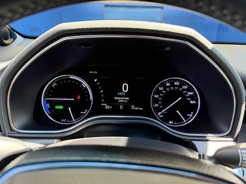 Used 2019 Toyota Avalon XSE w/ All Weather Liner Package FWD image 18