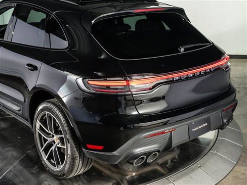 Certified 2026 Porsche Macan AWD/4WD image 29