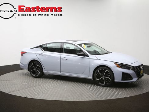 Used 2023 Nissan Altima 2.5 SR w/ SR Premium Package FWD image 47