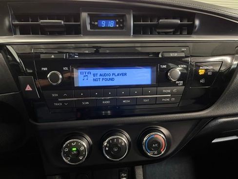 Used 2015 Toyota Corolla L image 26