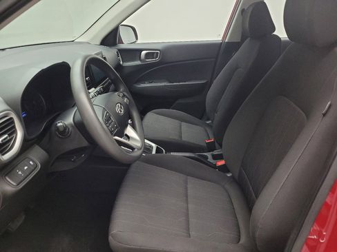 Used 2021 Hyundai Venue SE FWD image 17