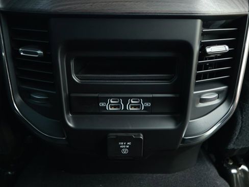 New 2026 RAM 2500 Laramie w/ Night Edition AWD/4WD image 33