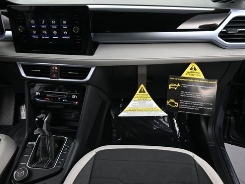 New 2026 Volkswagen Taos SE image 41