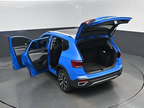 Used 2022 Volkswagen Taos SE image 30