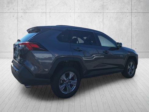 Used 2022 Toyota RAV4 XLE w/ Convenience Package FWD image 5