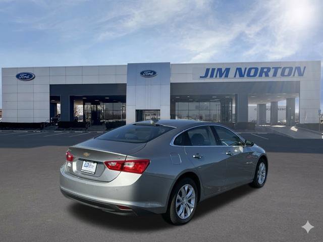 Used 2025 Chevrolet Malibu LT FWD image 4