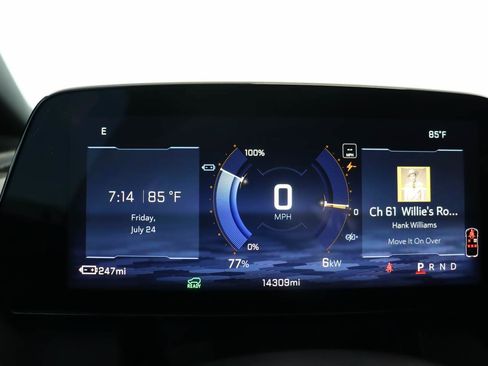 Used 2025 Chevrolet Equinox EV LT w/ Comfort Package FWD image 10