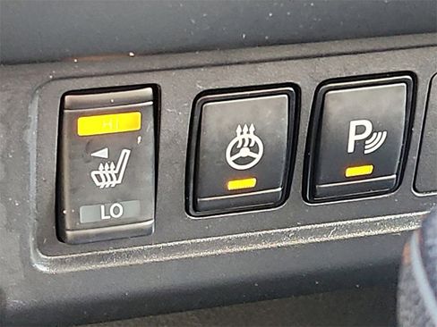 Used 2022 Nissan Frontier SV image 22