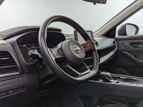 Used 2023 Nissan Rogue S image 23