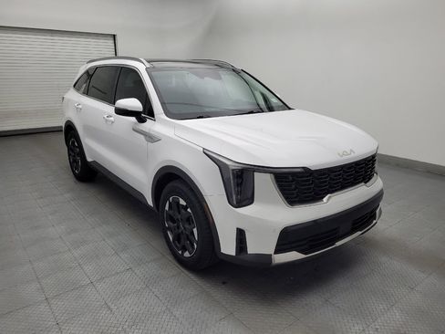 Used 2024 Kia Sorento S w/ Panoramic Sunroof Package FWD image 13