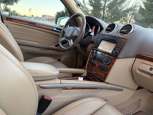 Used 2011 Mercedes-Benz ML 63 AMG 4MATIC image 20