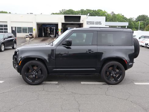 Used 2024 Land Rover Defender 90 X-Dynamic SE AWD/4WD image 7
