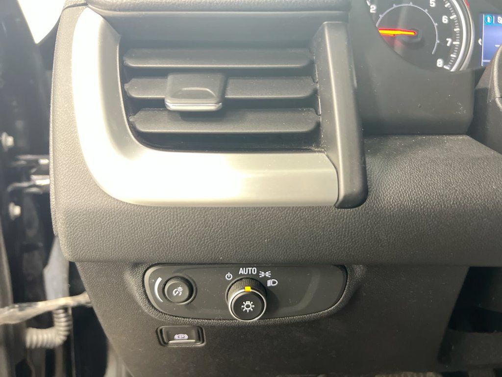 Used 2019 GMC Terrain SLE w/ Driver Convenience Package FWD image 17