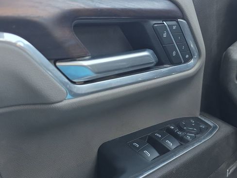 Used 2025 GMC Sierra 2500 SLT w/ SLT Premium Package AWD/4WD image 10