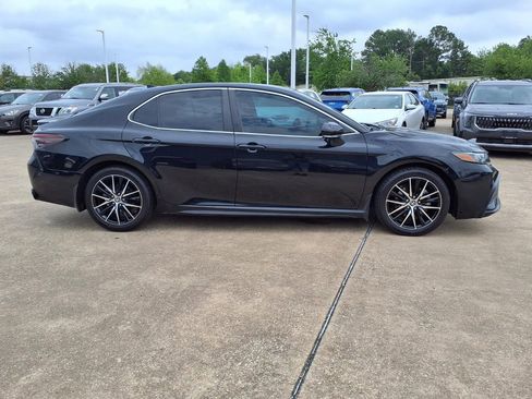 Used 2024 Toyota Camry SE FWD image 6