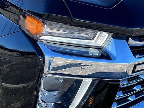 Used 2022 Chevrolet Silverado 3500 LTZ w/ LTZ Convenience Package image 33