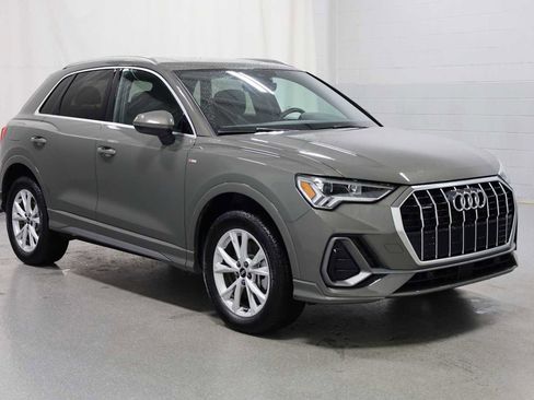 Certified 2025 Audi Q3 2.0T Premium w/ Convenience Package image 12