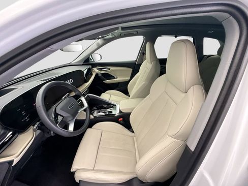 Certified 2025 Audi Q5 Premium Plus w/ Premium Plus AWD/4WD image 18