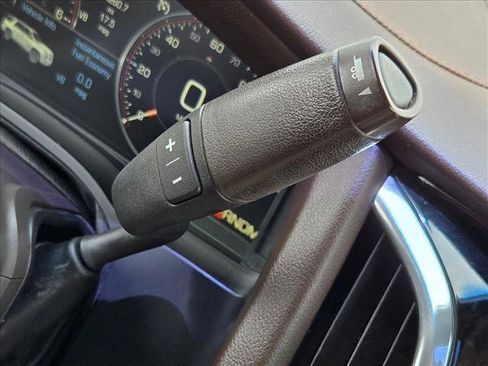 Used 2015 Cadillac Escalade Luxury RWD image 13