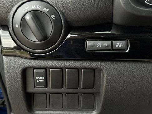 Used 2021 Nissan Titan SV w/ Accessory Utility Package image 23