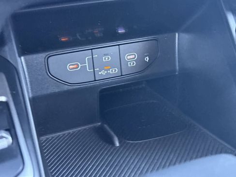 Used 2024 Kia Sorento S image 24