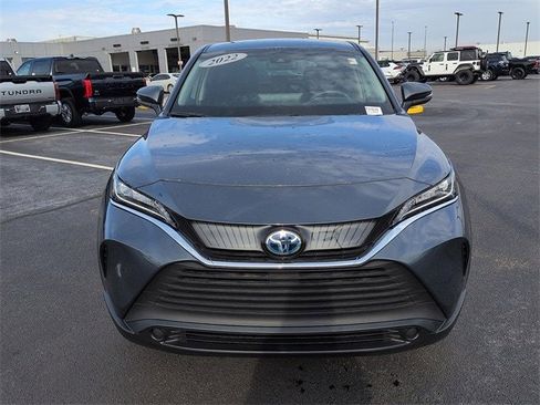 Certified 2022 Toyota Venza LE image 2