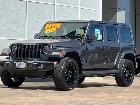 Used 2021 Jeep Wrangler Unlimited Sahara image 8