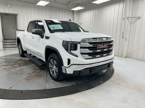 Used 2026 GMC Sierra 1500 SLE w/ X31 Off-Road Package AWD/4WD image 2