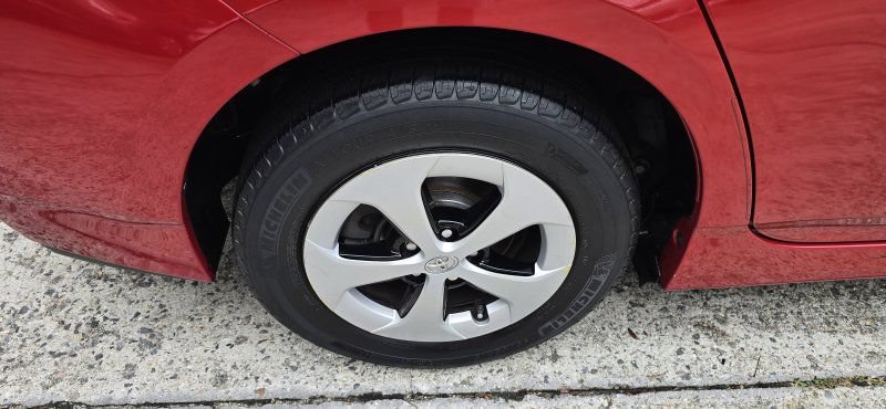 Used 2014 Toyota Prius Four FWD image 11