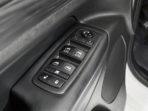 Used 2019 Jeep Grand Cherokee Altitude RWD image 34