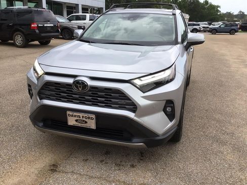 Used 2024 Toyota RAV4 Limited FWD image 5