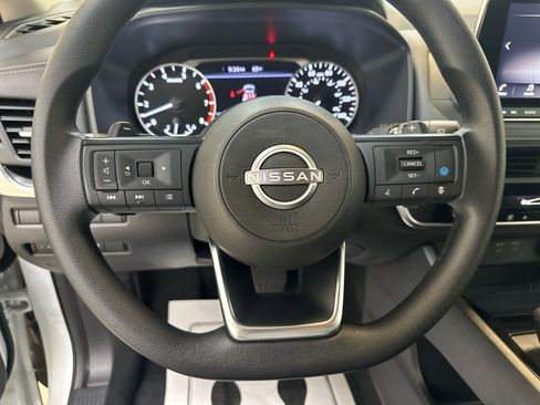 Certified 2024 Nissan Rogue SV image 12