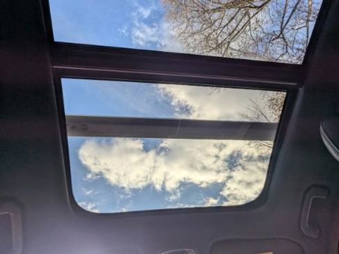 Used 2018 Volvo XC60 T6 R-Design w/ Convenience Package image 41