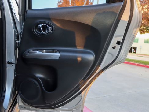 Used 2012 Nissan Juke SV image 10