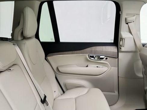 Used 2025 Volvo XC90 B6 Plus w/ Protection Package Premier AWD/4WD image 39
