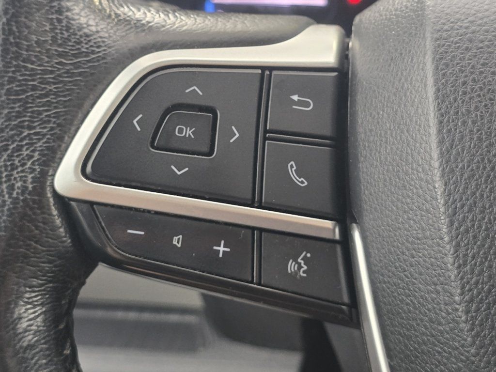 Certified 2024 Toyota Sienna XLE FWD image 34