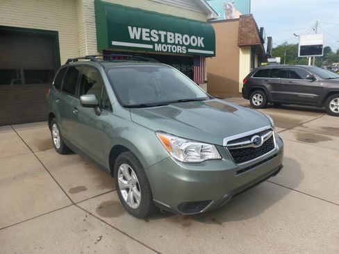 Used 2016 Subaru Forester 2.5i Premium AWD/4WD image 1
