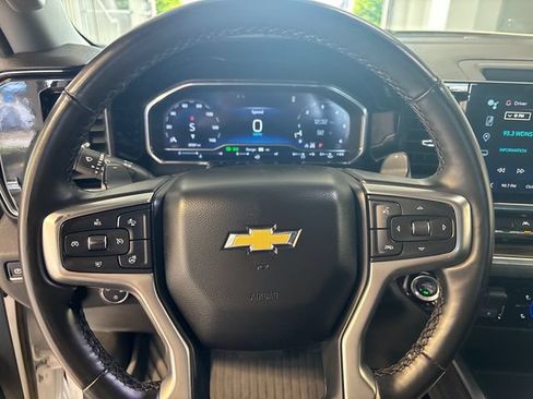 Used 2025 Chevrolet Silverado 1500 LT AWD/4WD image 9
