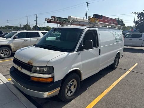 Used 2016 Chevrolet Express 2500 RWD image 1