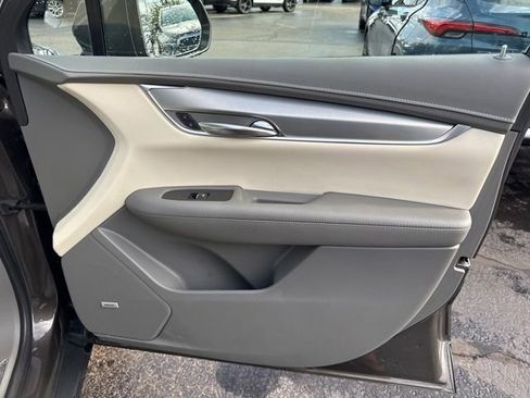 Used 2020 Cadillac XT5 Premium Luxury w/ LPO, Floor Liner Package AWD/4WD image 28