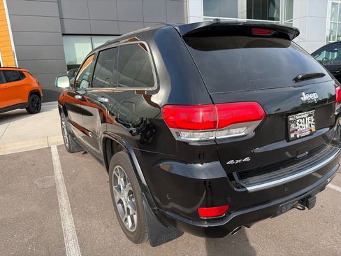 Used 2019 Jeep Grand Cherokee Overland AWD/4WD image 5